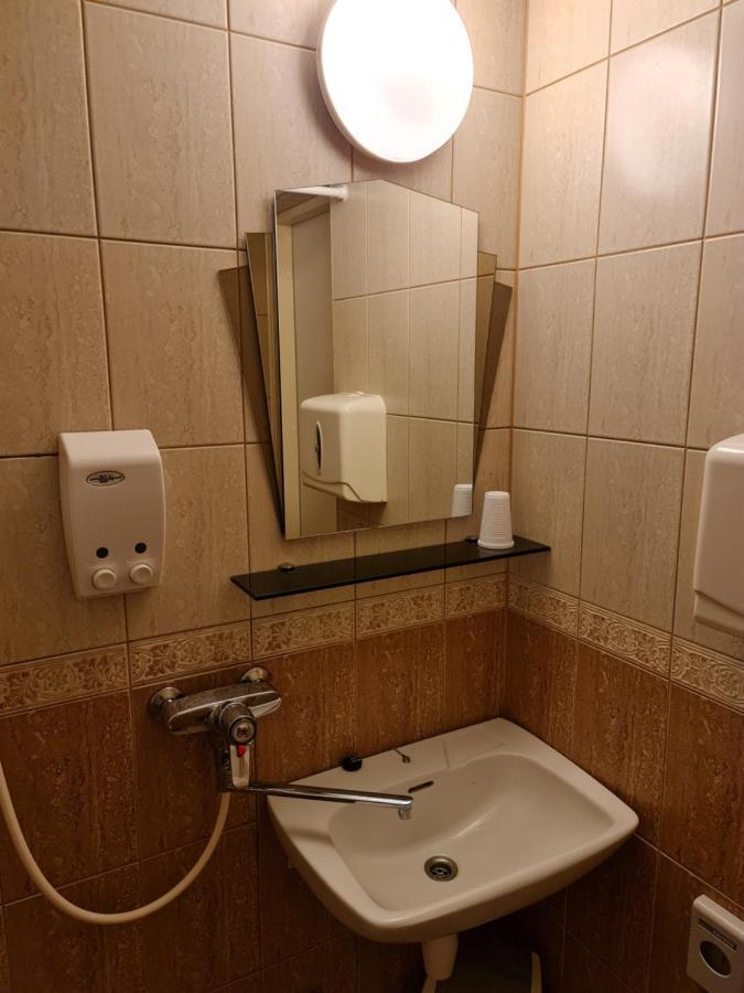 Felixi Maja Hotel Viljandi  Buitenkant foto