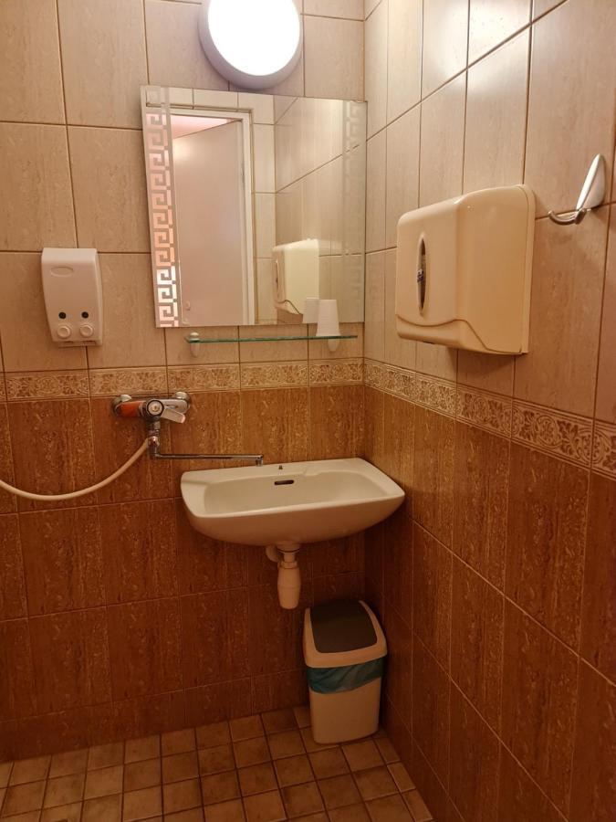 Felixi Maja Hotel Viljandi  Buitenkant foto