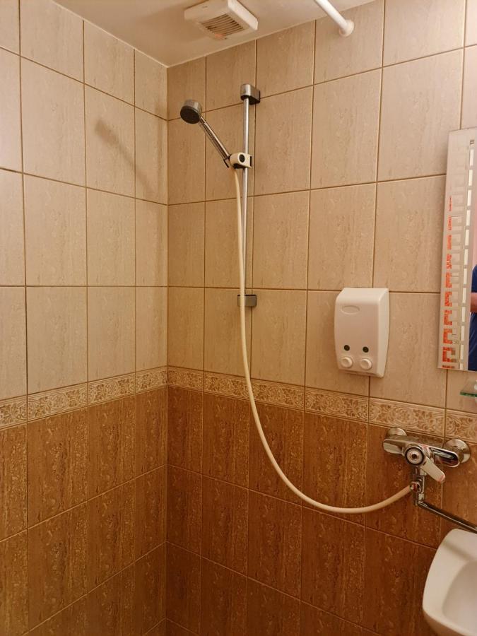 Felixi Maja Hotel Viljandi  Buitenkant foto
